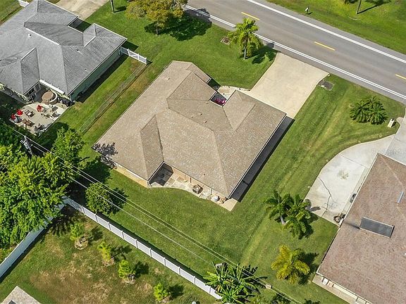 3rd image of 3381 Shamrock Dr
