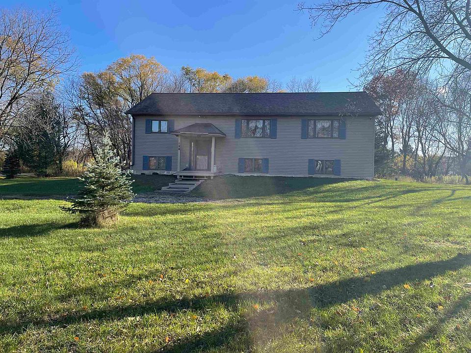 512 E Waushara St, Berlin, WI 54923 Zillow