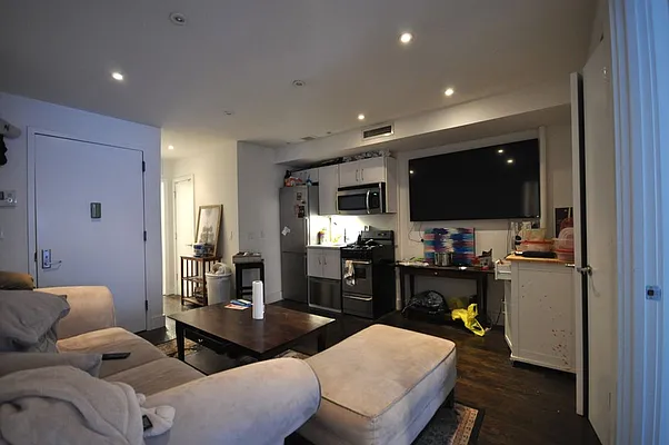 Rented by REAL New York | media 22