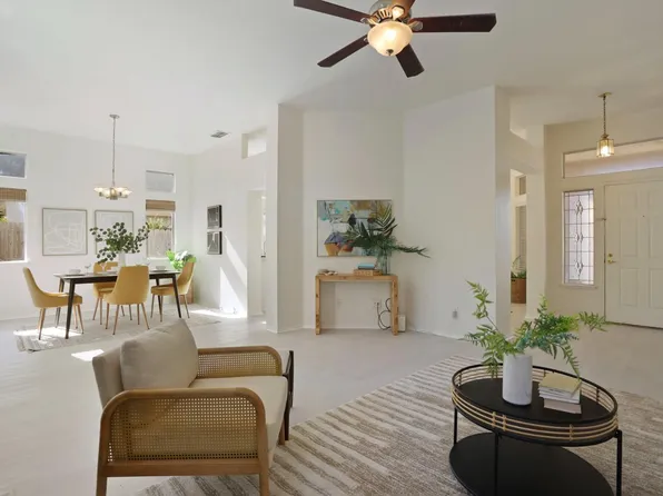 9459 Lockeridge Way, Sacramento, CA 95829