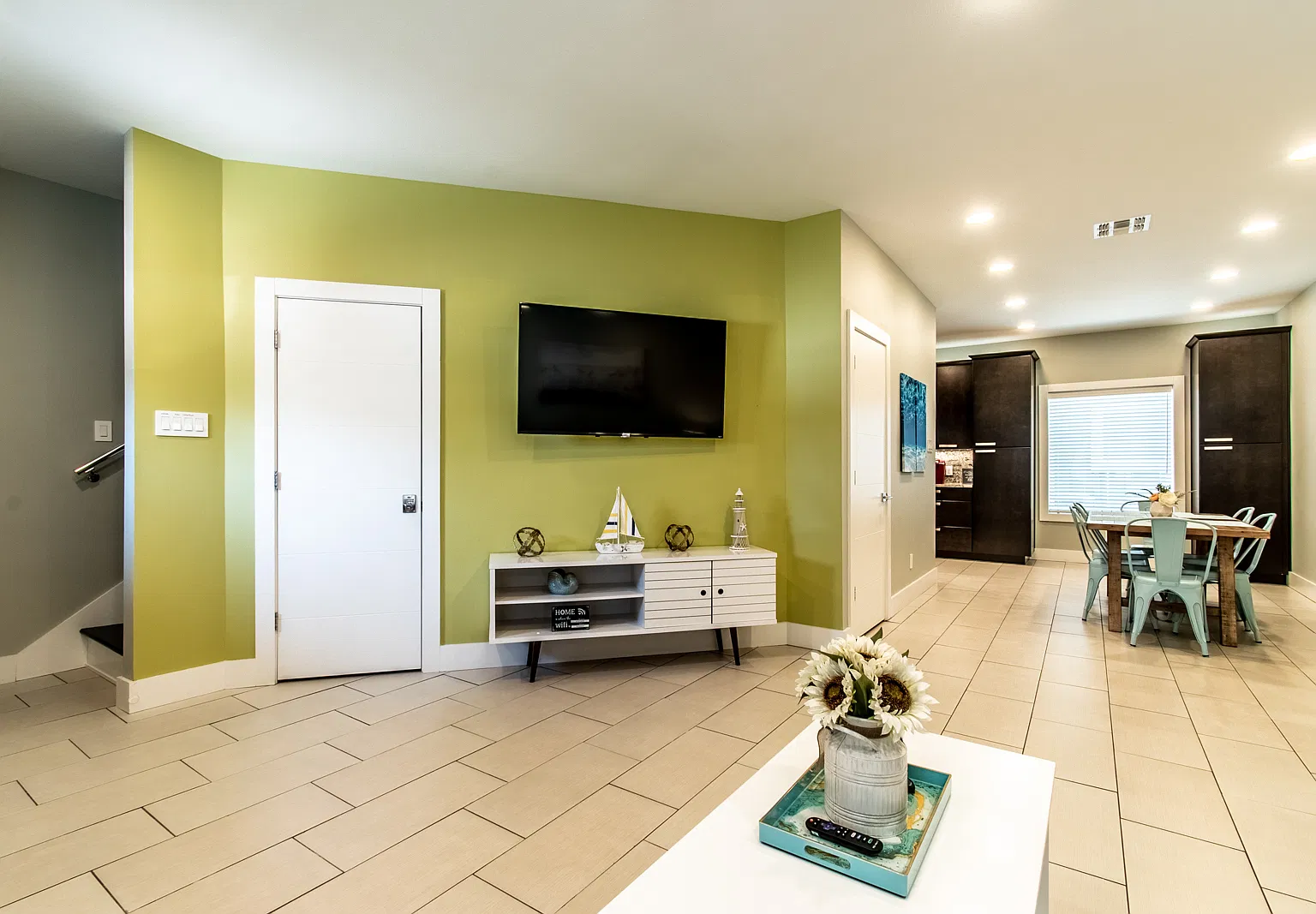 3 bed, 1357 sqft, $2,800 — Photo 3
