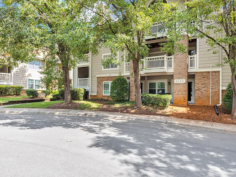 5009 Sharon Rd #C — Photo 1