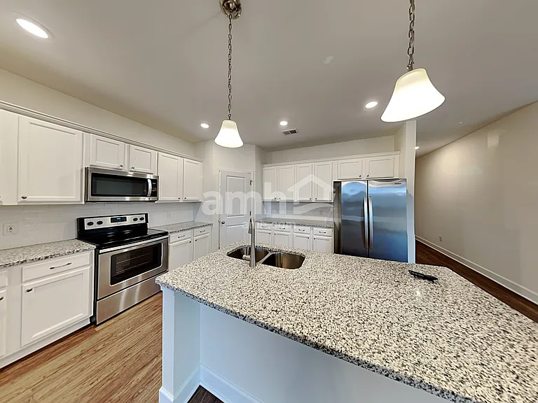 4329 Longfellow Dr — Photo 3