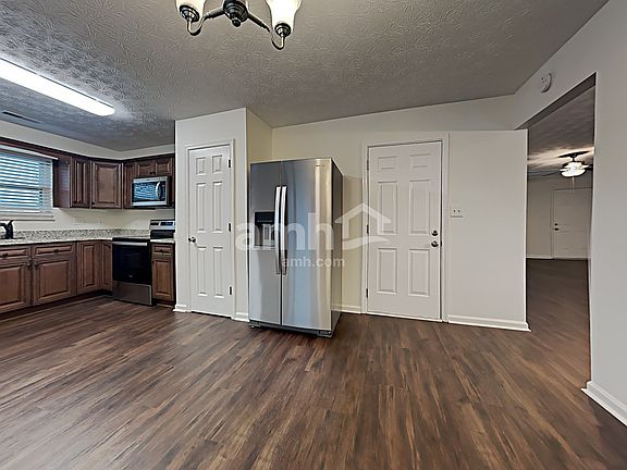 4th image of 4801 Katia Ln