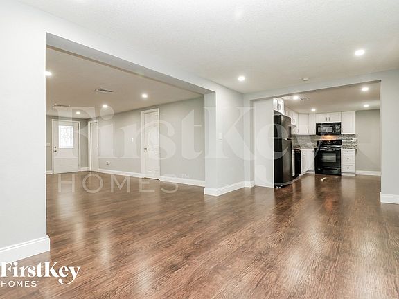 5th image of 3844 Elmwood Dr