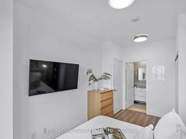 9608 Yonge St #1610A — Photo 13