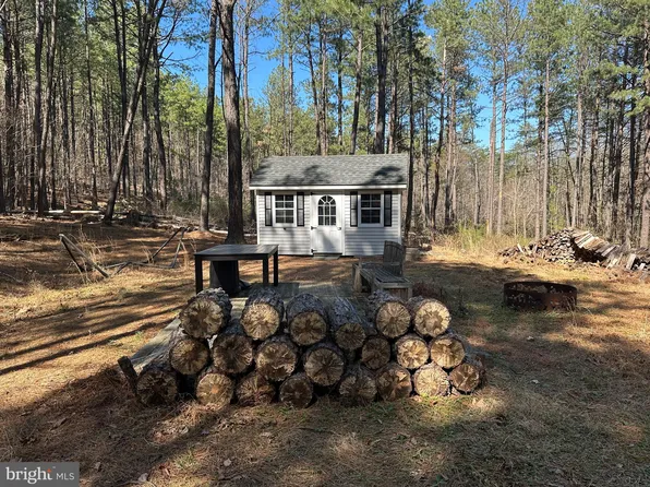 5859 Mountain Air Dr, Springfield, WV 26763