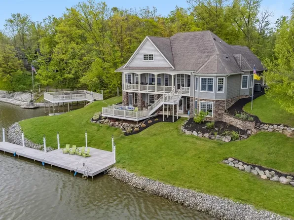 188 Twin Bay Trl, Willard, OH 44890