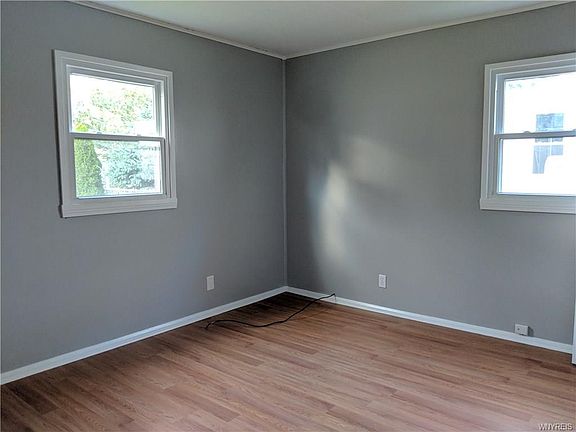 4th image of 59 Enterprise Ave