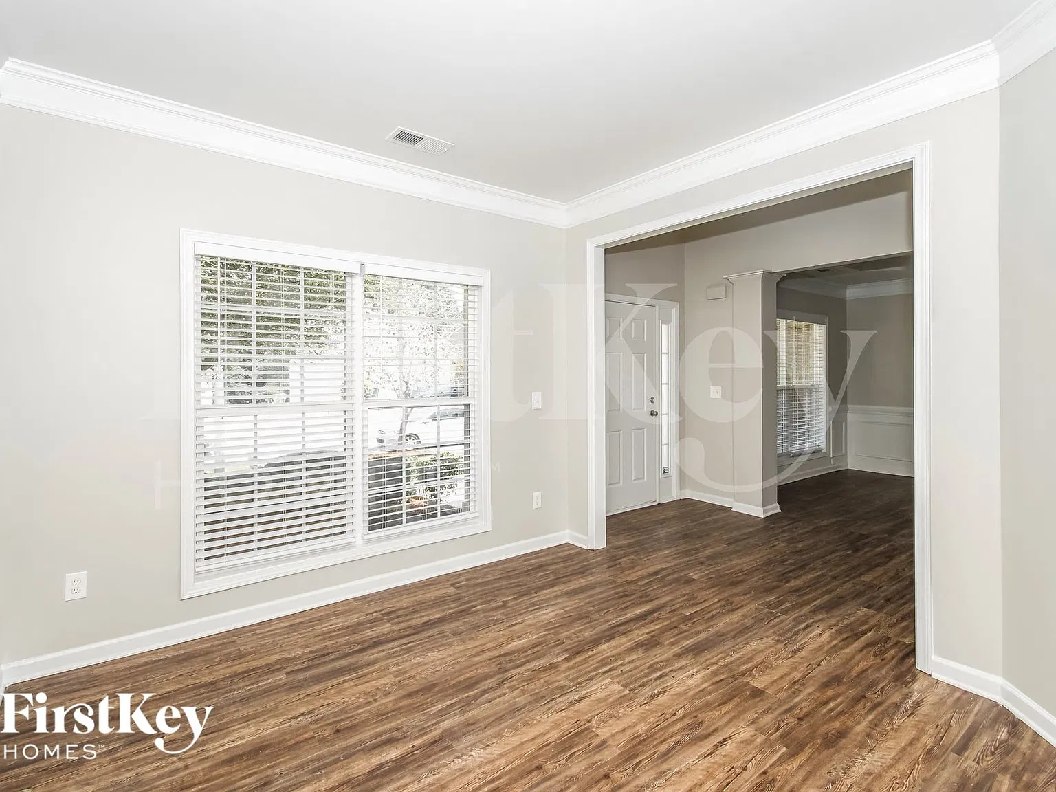 4 bed, 2.5 bath, 2807 sqft, $3,180 — Photo 2
