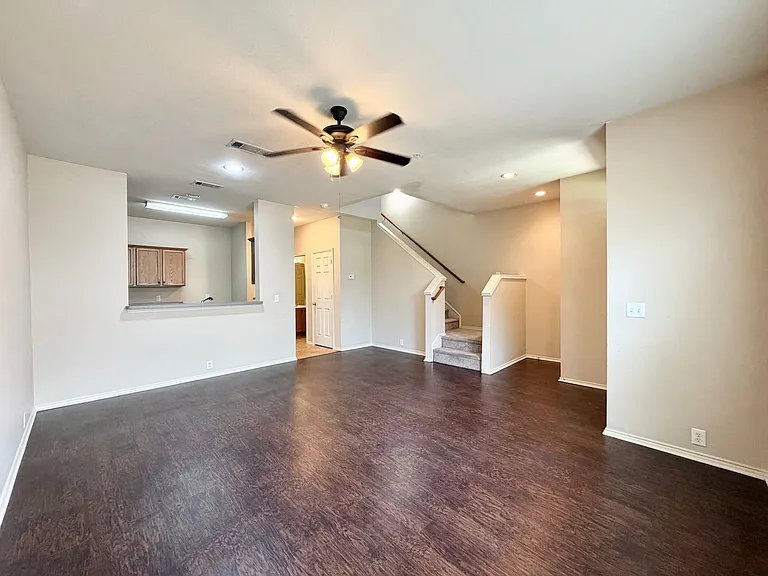 2224 Stonepark Pl — Photo 4