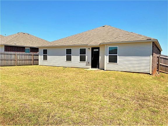 5th image of 11712 NW 133rd St
