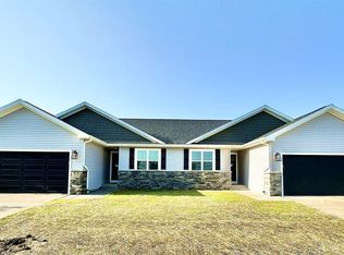 3031 Velkommen Way Left, Stoughton, WI 53589