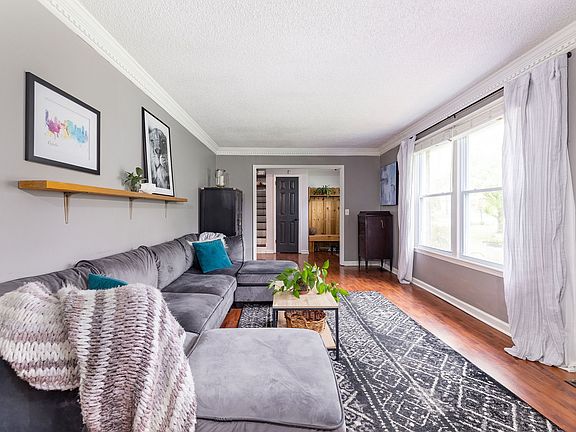 4th image of 701 Stone Creek Ct