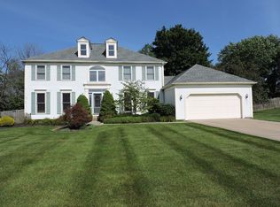 33541 Seneca Dr, Solon, OH 44139