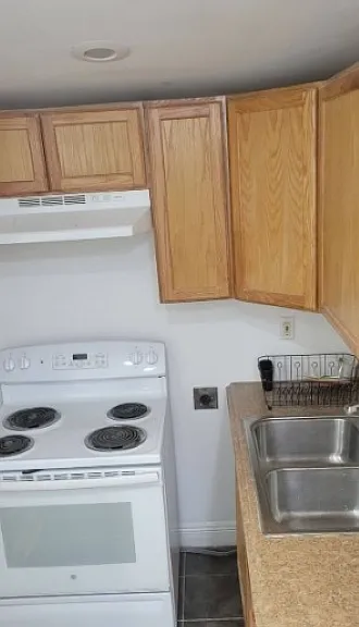 1110 Saint Anthony St #B — Photo 6