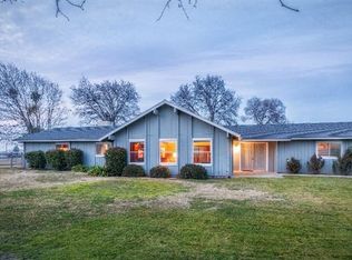 11566 E Sussex Ave, Sanger, CA 93657
