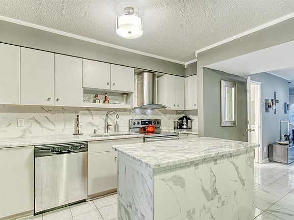 3rd image of 6212 Blynn Dr. #C