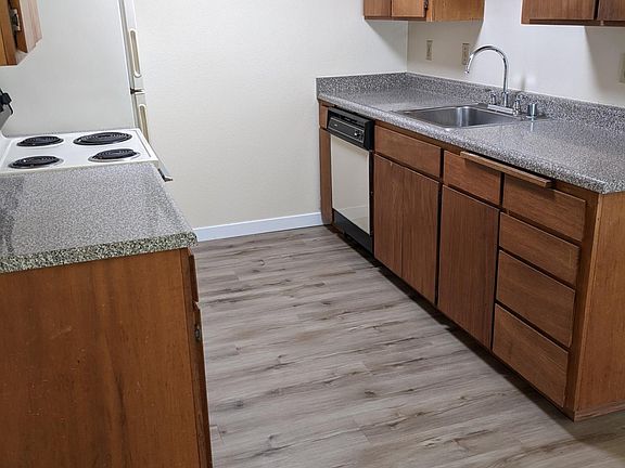 3rd image of 646 Baden Ave APT 1
