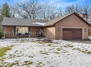 102 Centralia Pl NE, Poplar Grove, IL 61065