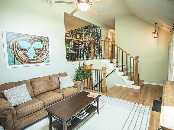 3rd image of 3614 Robin Ln