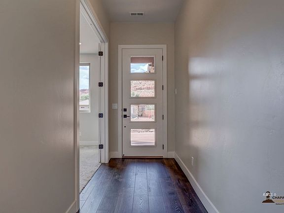 3rd image of 546 E El Valle Dr