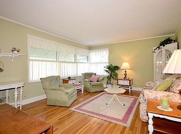3rd image of 8239 N Oconto Ave