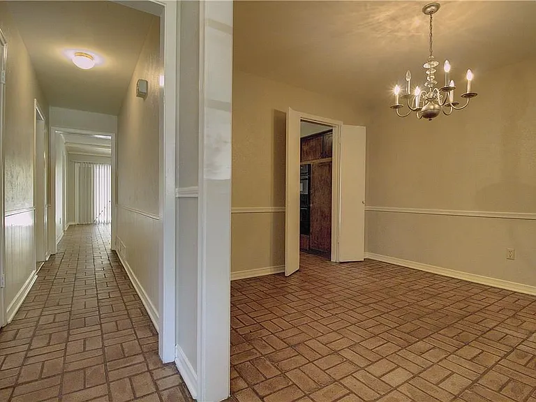 7708 Dentcrest Dr — Photo 2