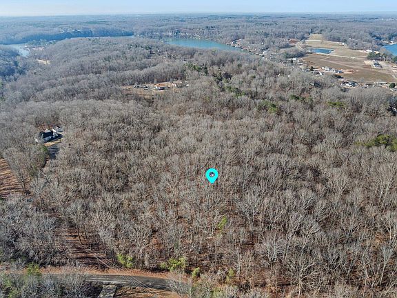 4th image of 335 Cove Creek Rd