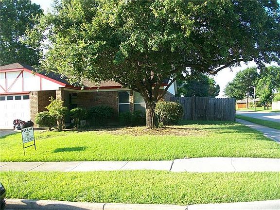 2nd image of 200 Juniper Dr