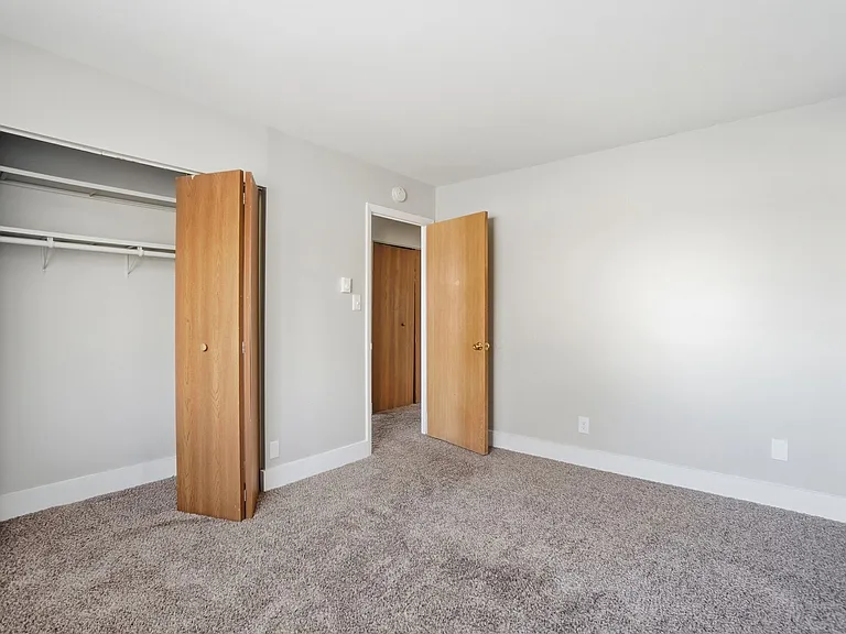 Hickory Creek Apartments — Photo 34