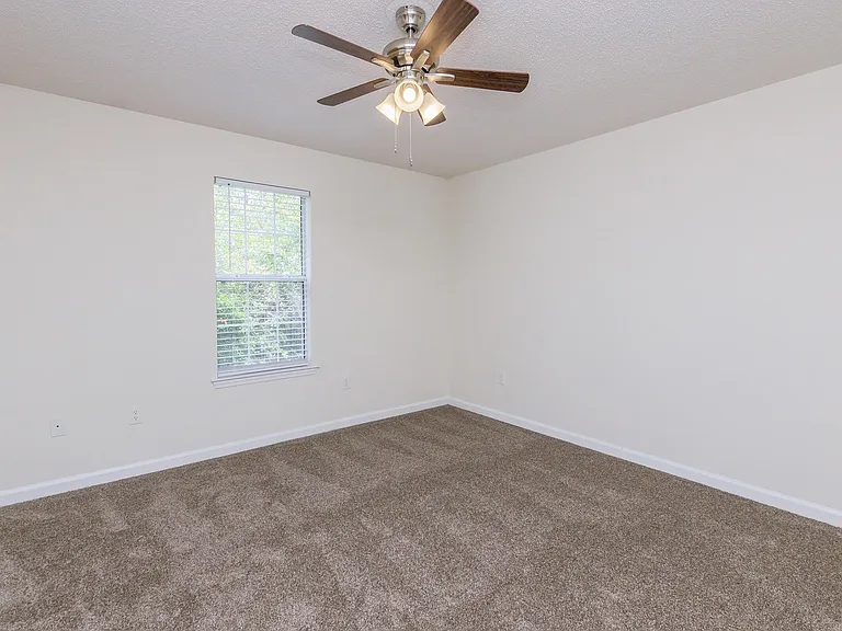 Baytree Condominiums — Photo 39