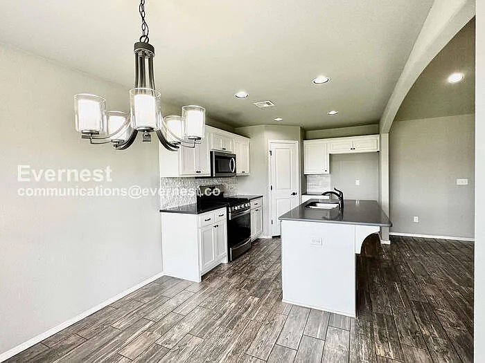 3440 E Sandusky St — Photo 3