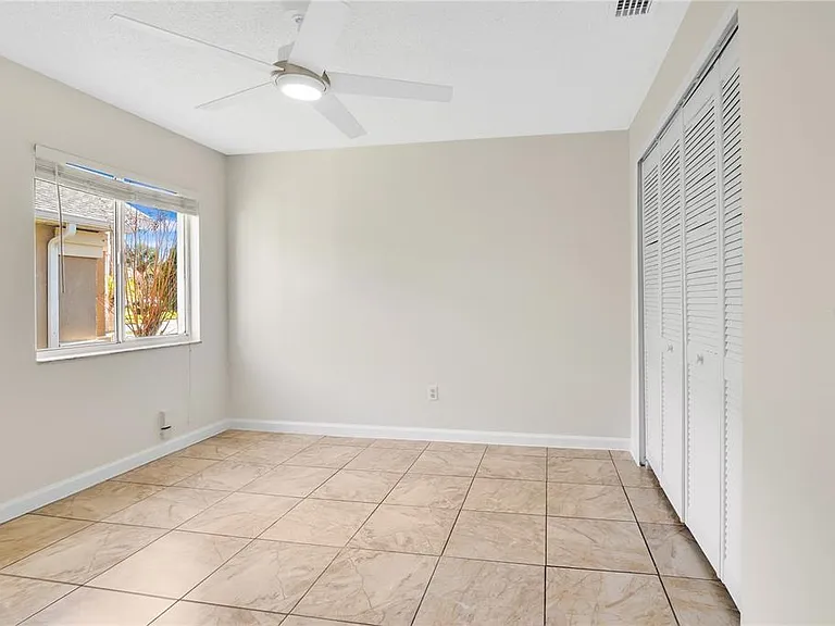 1538 Avleigh Cir — Photo 12