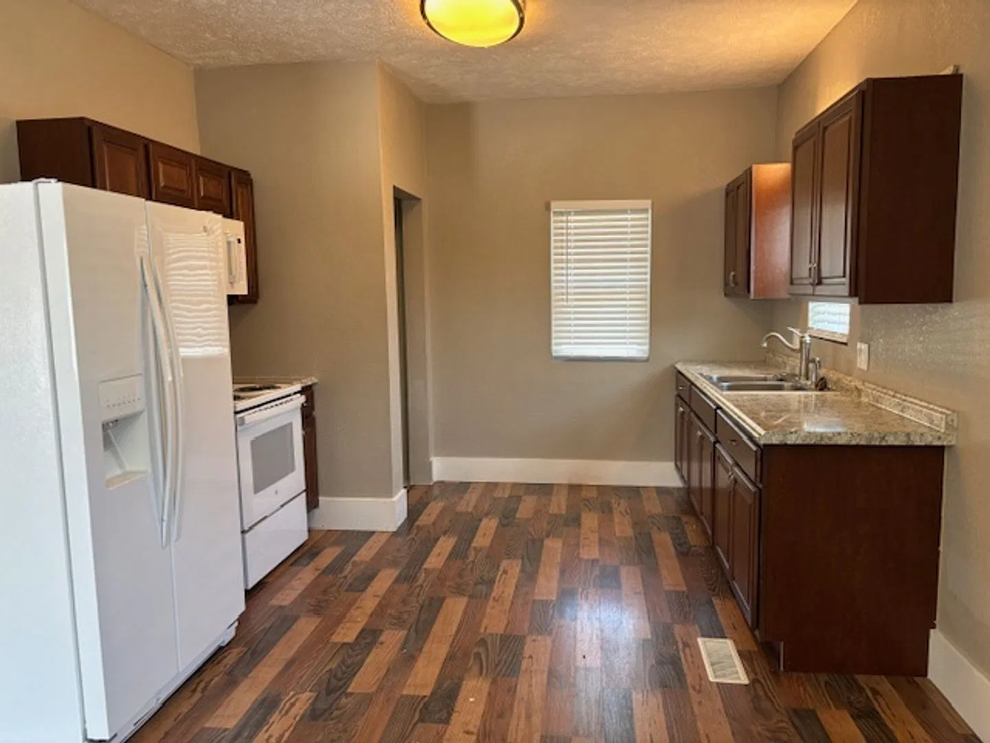 2 bed 1 Bath House — Photo 2