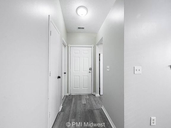 3rd image of 8426 Country Club Blvd