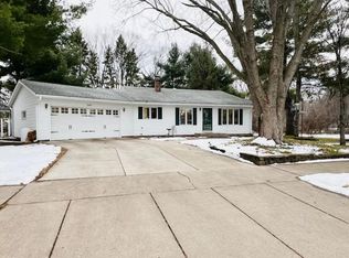 1607 Meadow Ln, Eau Claire, WI 54701