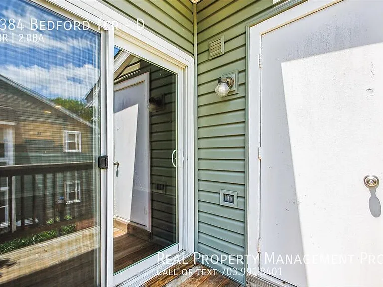 5384 Bedford Ter #D — Photo 20