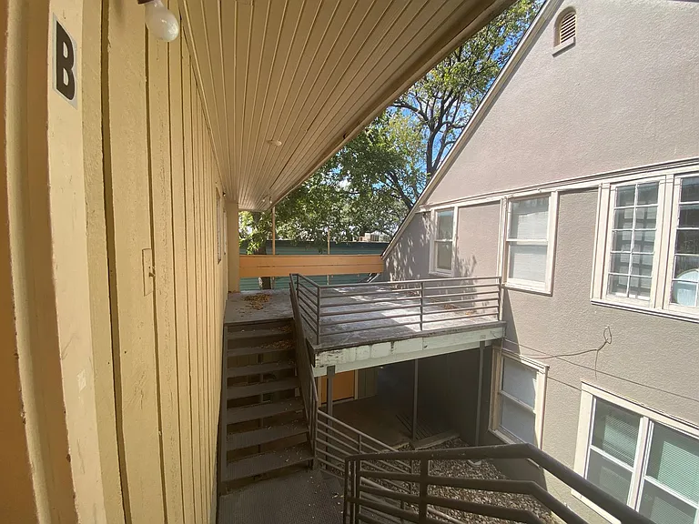 2708 Salado St #B — Photo 14