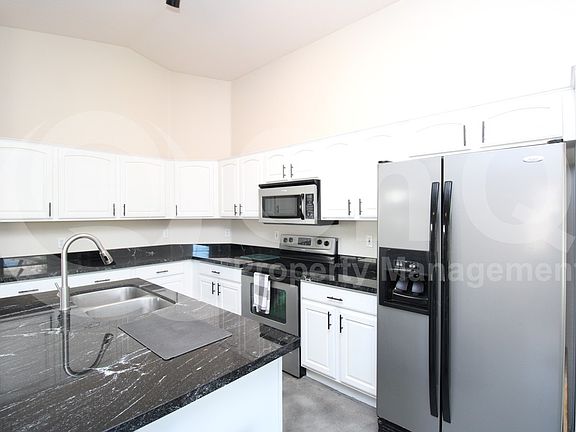 4th image of 15844 W Papago St