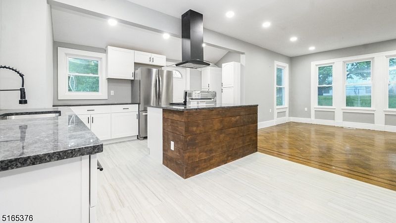 1st image of 73 Abington Ave East