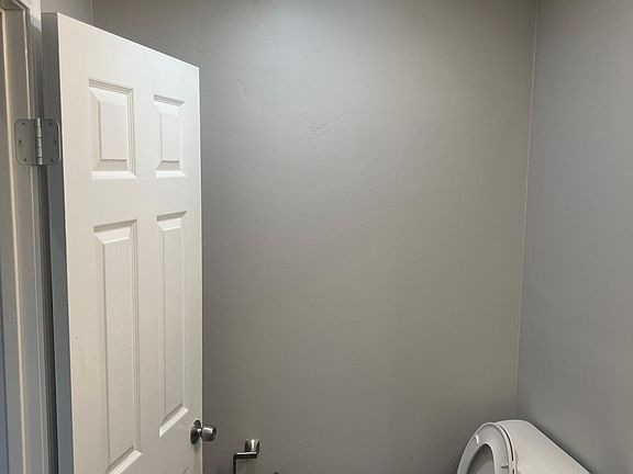 2nd image of 724 Prescott Ave