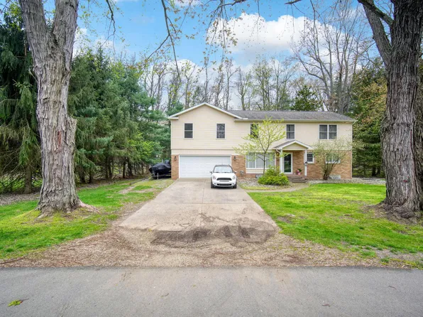6161 Edgewood Dr, Jackson, MI 49203