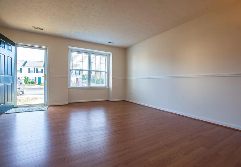 10502 Guilderland Ct — Photo 3