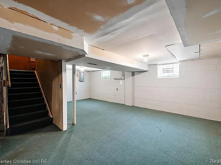 735 Novi St — Photo 27