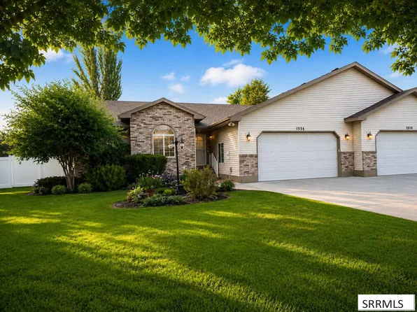 3826 E Silverwood Cir, Ammon, ID 83406