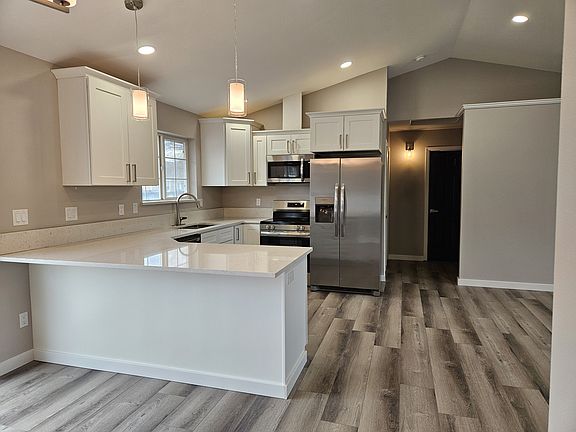 4th image of 1355 E Yost Cir