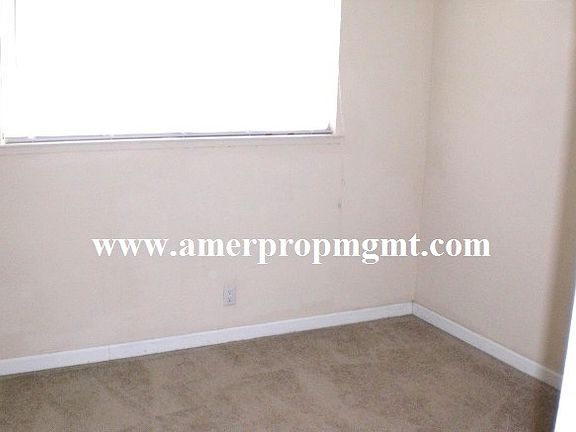 5th image of 2386 S Whitney Blvd