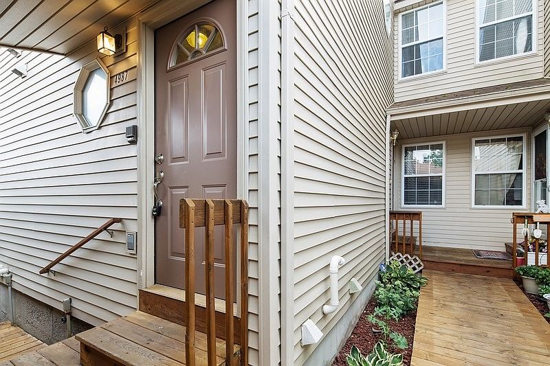 1st image of 4987 Oak Hill Dr