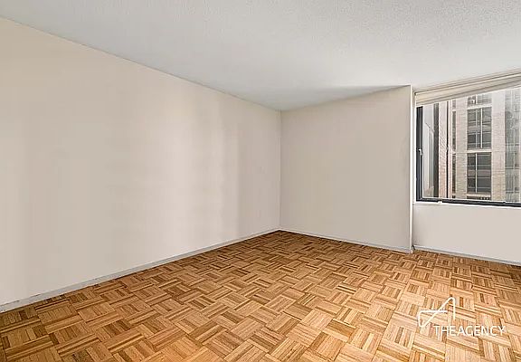 4th image of 1623 3rd Ave APT 13F